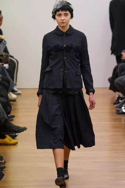 Look 12